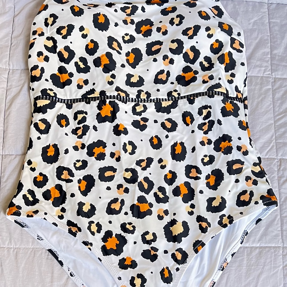 Cupshe One Piece Snow Leopard Print with Low Back & Adjustable Straps